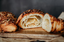 Afbeelding in Gallery-weergave laden, Kaascroissant
