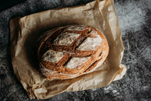 Afbeelding in Gallery-weergave laden, Donker volkoren zuurdesembrood 900gr
